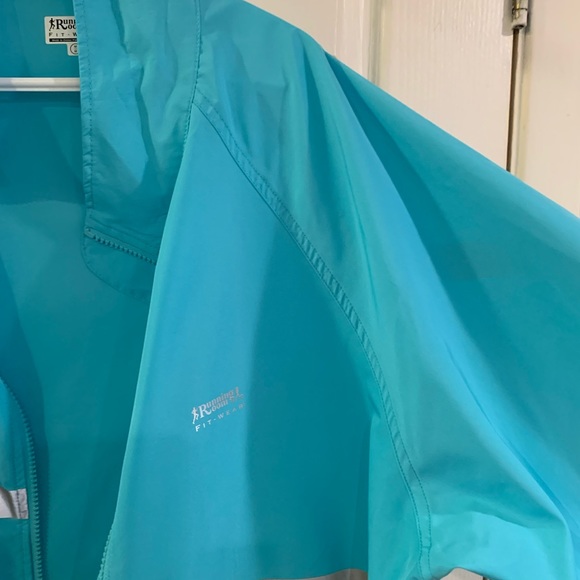 Running Room water repellent running jacket with reflective tape - Picture 15 of 15